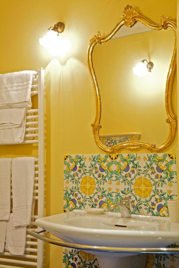 Antica Residenza Cicogna Bed & Breakfast Siena Exterior photo